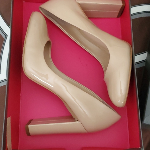 Vince camuto pumps - Picture 4 of 4